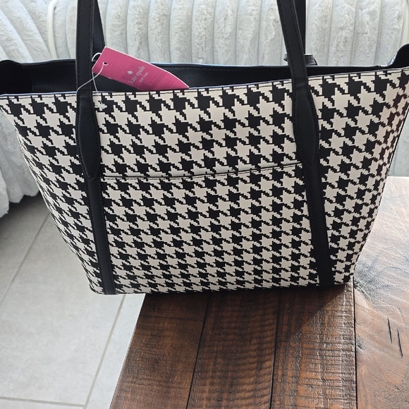 Michael Kors Houndstooth Tote in Black and White - Picture 4 of 10